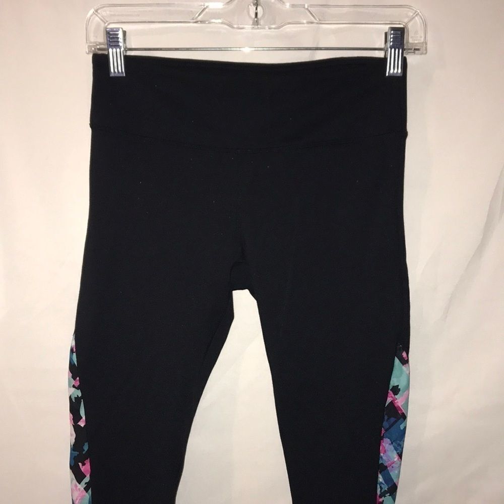 Fabletics‎ Women's Multicolor Polly Capri Abstract Floral Leggings Size XS